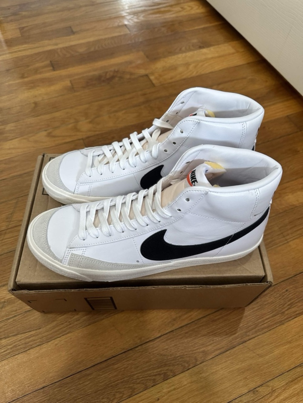 *Slightly Used* Nike Blazer Mid Women white Black (CZ1055-100) Size 12W - Picture 2 of 12